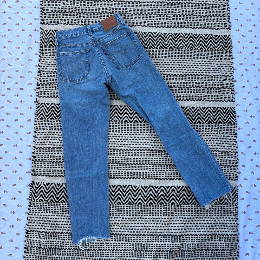Levi's 501 Distressed Cutoff Jeans size 24 - Picture 4 of 8